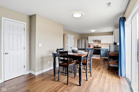 Dining room at 2295 Lakecrest Drive, Columbus, IN
