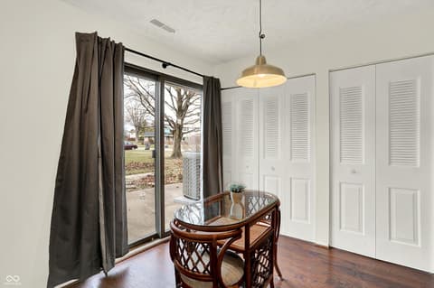 Dining room at 10173 Penrith Drive, Indianapolis, IN