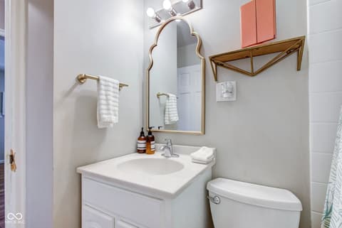 Photo of 315 W 43rd Street, Indianapolis, IN