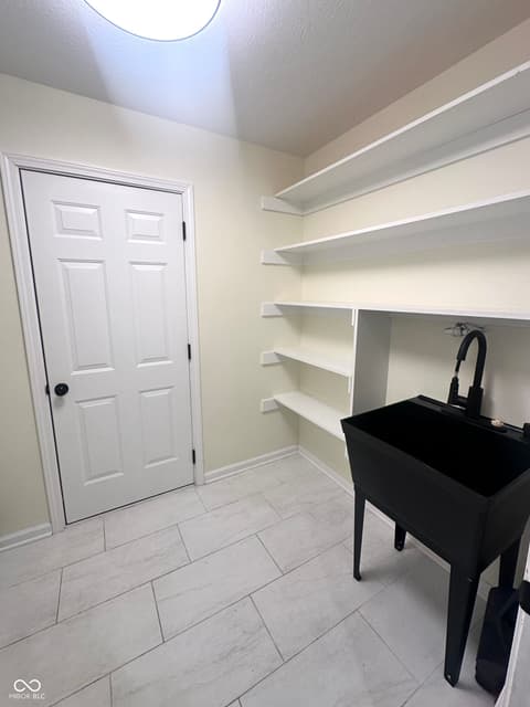 Photo of 3322 Summer Breeze Circle, Indianapolis, IN