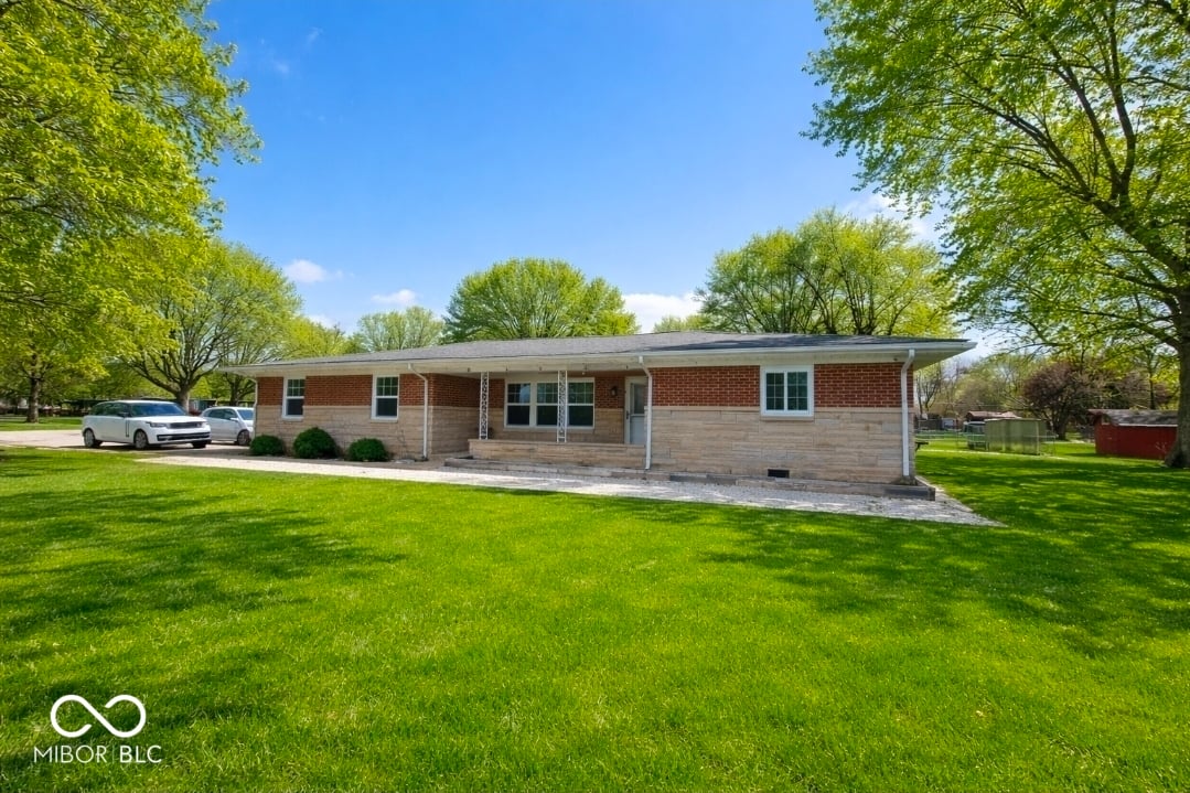 Photo of 6250 Maple Lawn Road, Indianapolis, IN