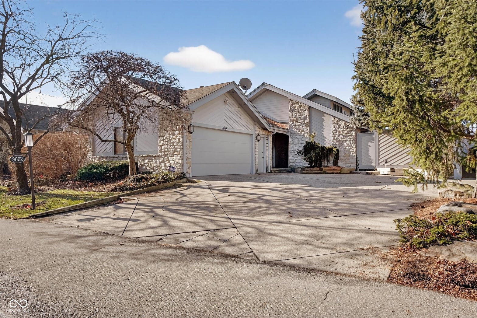 Photo of 8002 Dean Road, Indianapolis, IN