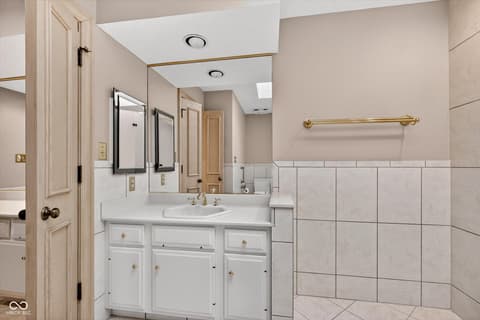 Photo of 8002 Dean Road, Indianapolis, IN