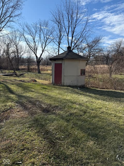 Yard at 7108 Hearthstone Way, Indianapolis, IN