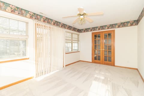 Family room at 1781 Stonewall Circle, Greenfield, IN