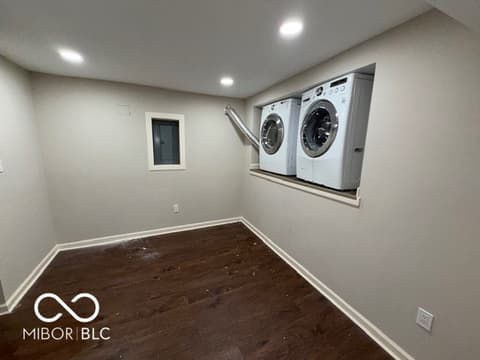 Laundry room at 2926 Indianapolis Avenue, Indianapolis, IN
