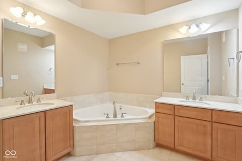 Photo of 355 E Ohio Street, Indianapolis, IN