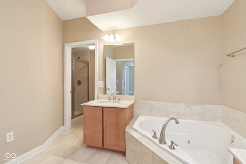 Photo of 355 E Ohio Street, Indianapolis, IN