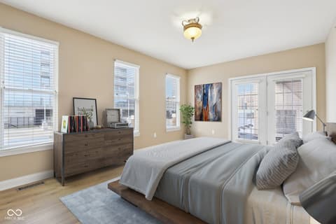 Photo of 355 E Ohio Street, Indianapolis, IN
