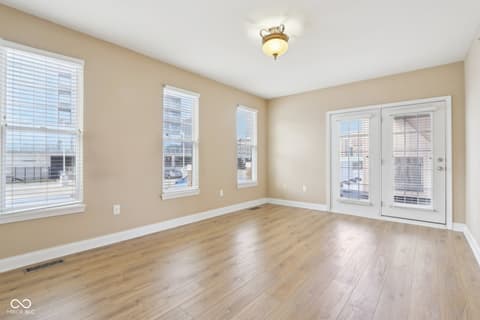 Photo of 355 E Ohio Street, Indianapolis, IN