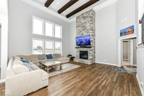 Living room at 10627 Oak Bend Boulevard, Indianapolis, IN