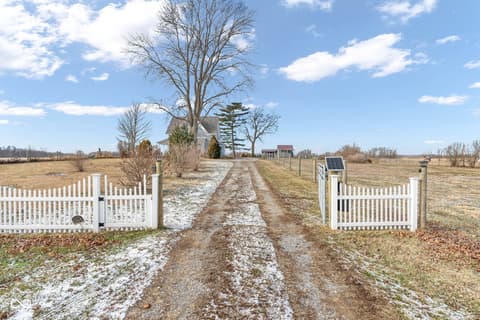 Photo of 10886 N Us Highway 231, Roachdale, IN