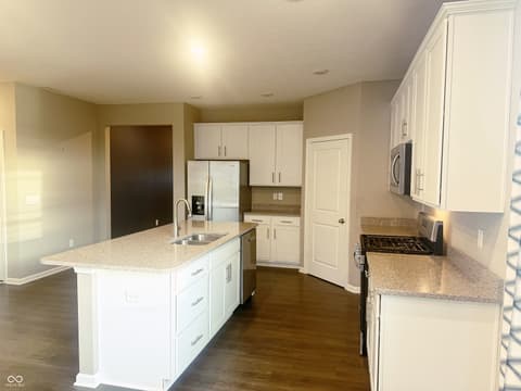 Photo of 830 Saddlebrook Farms Boulevard, Whiteland, IN