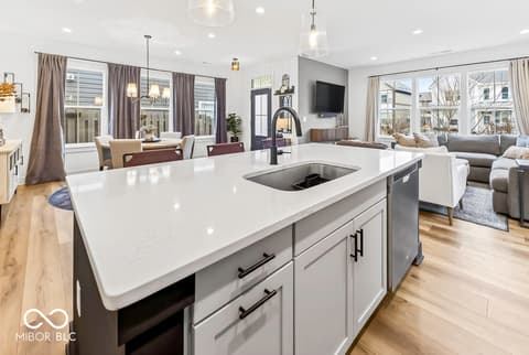 Photo of 1053 W 18th Street, Indianapolis, IN
