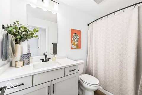 Photo of 1053 W 18th Street, Indianapolis, IN