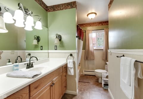 Photo of 601 Sherwood Drive, Crawfordsville, IN