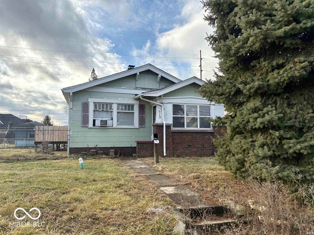 Front exterior at 513 E Centennial Avenue, Muncie, IN