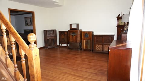 Living room at 375 Nottinghill Court, Indianapolis, IN