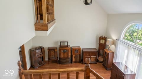 Living room at 375 Nottinghill Court, Indianapolis, IN