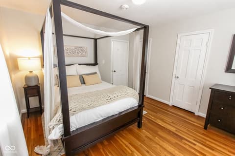 Photo of 2428 McLeay Drive, Indianapolis, IN
