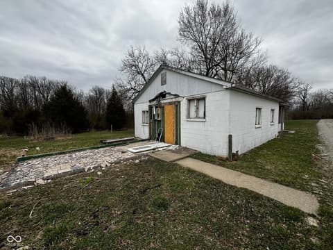 Front exterior at 1730 Wishmeyer Lane, Indianapolis, IN