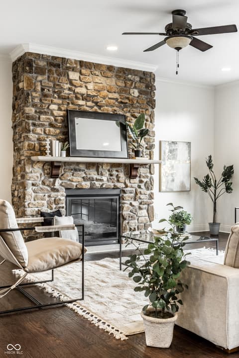 Living room at 13429 Boxelder Court, Carmel, IN