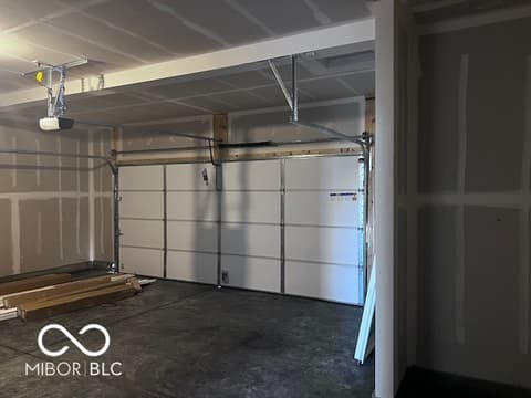 Garage at 3860 White Willow Way, New Palestine, IN