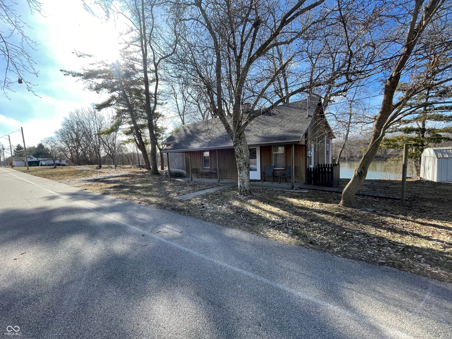 Front exterior at 143 N Water Street, Montezuma, IN