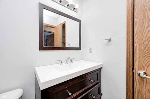 Photo of 555 Hyannis Drive, Avon, IN