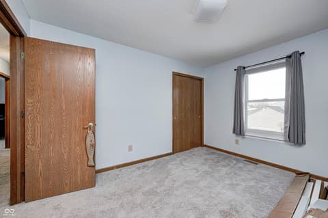 Photo of 555 Hyannis Drive, Avon, IN