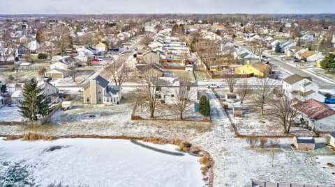 Photo of 555 Hyannis Drive, Avon, IN