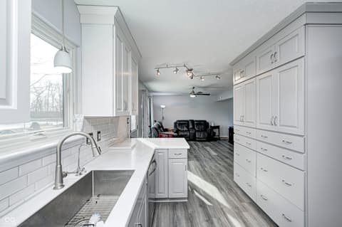 Photo of 555 Hyannis Drive, Avon, IN