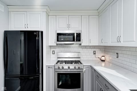 Photo of 555 Hyannis Drive, Avon, IN