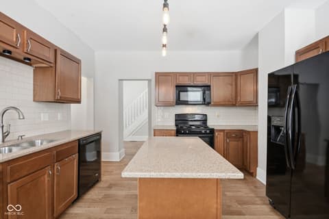 Photo of 717 Parkway Avenue, Indianapolis, IN