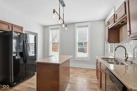 Photo of 717 Parkway Avenue, Indianapolis, IN