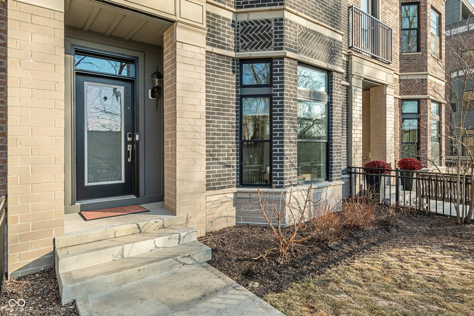 Photo of 922 Berkhamsted Lane, Carmel, IN