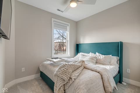 Photo of 922 Berkhamsted Lane, Carmel, IN