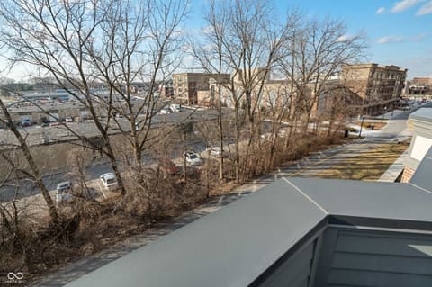 Photo of 922 Berkhamsted Lane, Carmel, IN