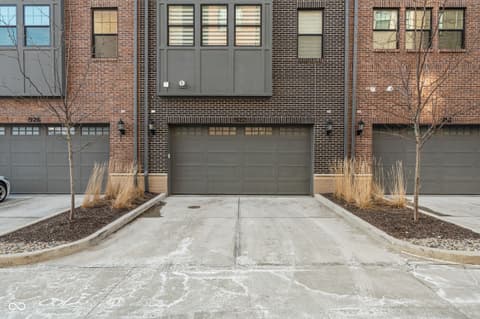 Photo of 922 Berkhamsted Lane, Carmel, IN
