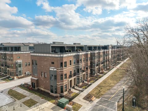 Photo of 922 Berkhamsted Lane, Carmel, IN
