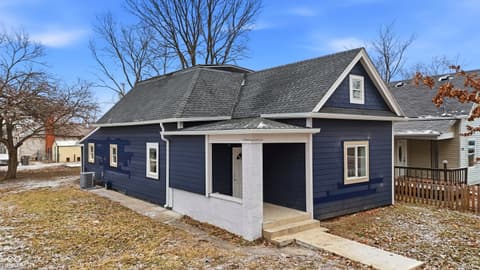 Photo of 208 N Tacoma Avenue, Indianapolis, IN