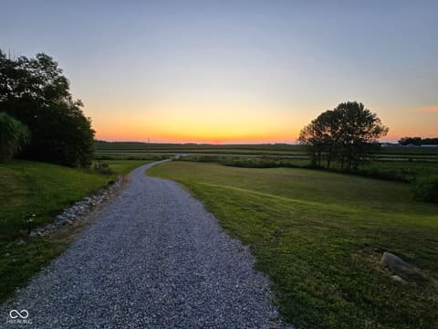 Photo of 1806 N County Road 80 NE, Greensburg, IN