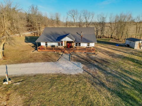 Front exterior at 14154 Defore Road, Coal City, IN