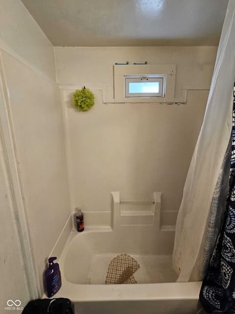 Photo of 918 N Olney Street, Indianapolis, IN
