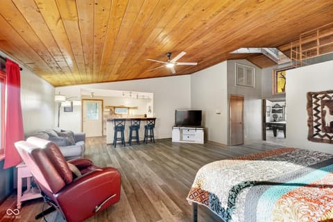 Guest Quarters — 2594 E Traction Road, Crawfordsville, IN