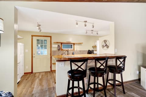 Guest Quarters — 2594 E Traction Road, Crawfordsville, IN