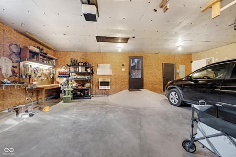 Garage at 2594 E Traction Road, Crawfordsville, IN