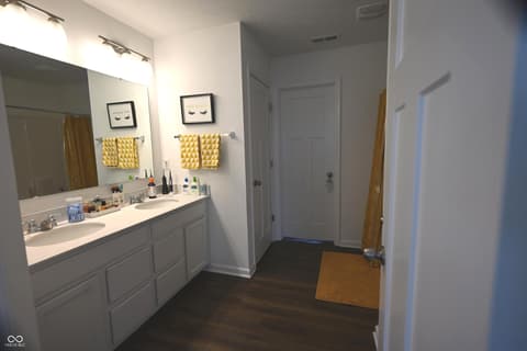 Bathroom at 6948 Sablecliff Way, Brownsburg, IN