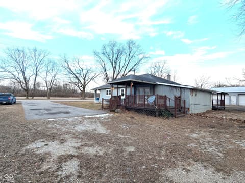 Photo of 8249 Lake Road, Indianapolis, IN