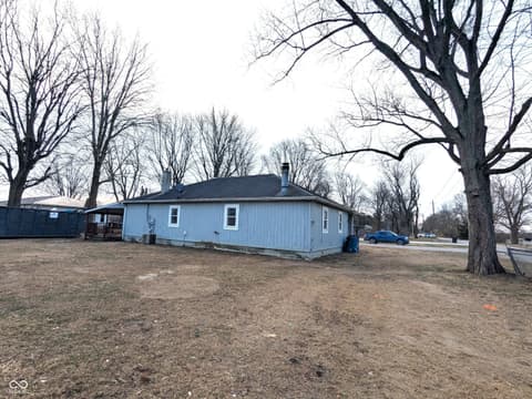 Photo of 8249 Lake Road, Indianapolis, IN